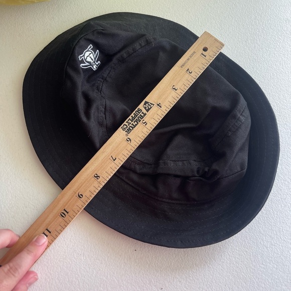 Penguin by munsingwear black bucket hat - Picture 5 of 5